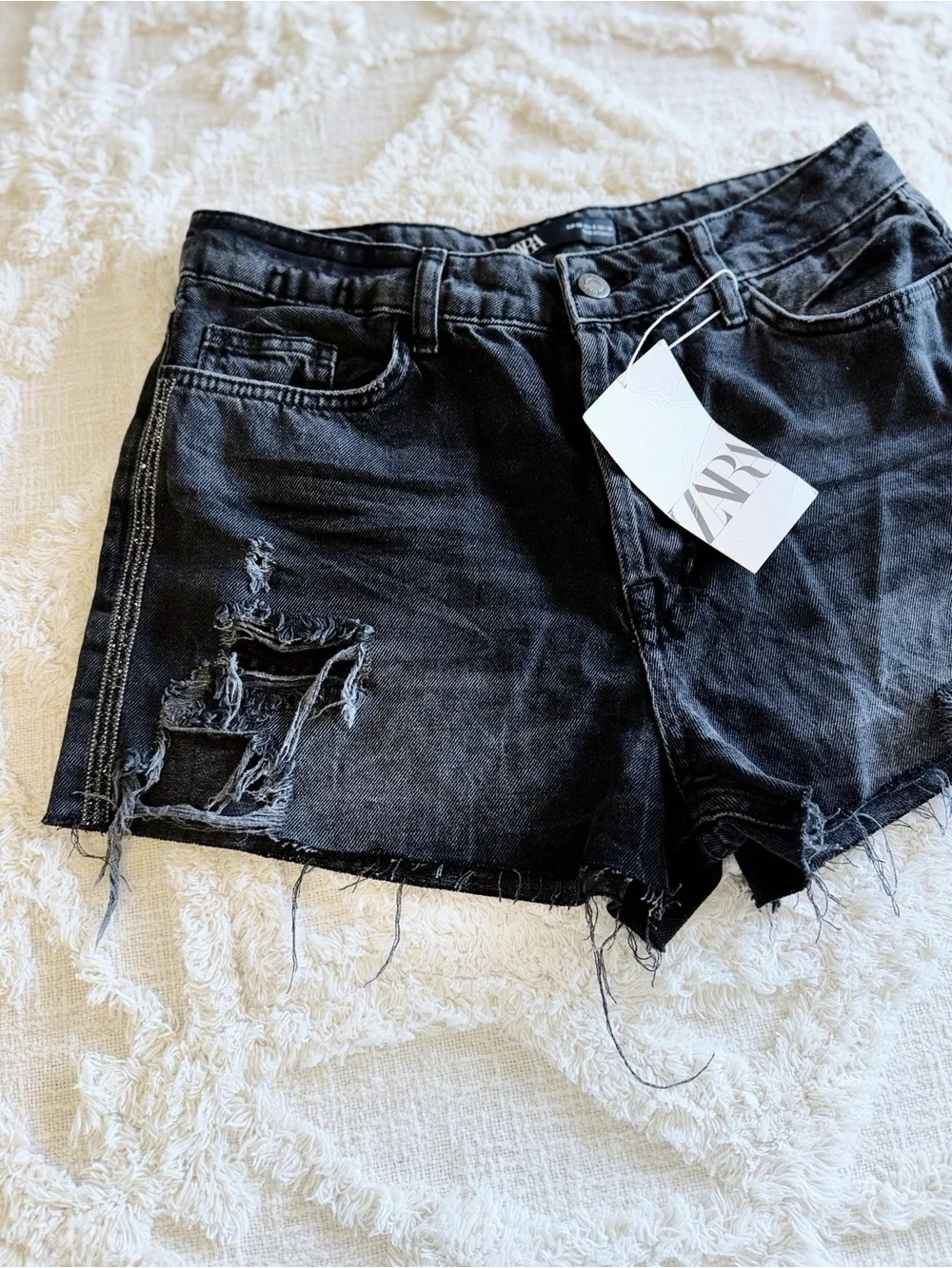 Zara NWT Black Distressed Denim Moto Shorts Size 6 Raw Hem Studded Sides